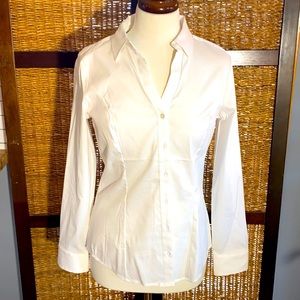 Express white ultimate essential shirt medium NWT